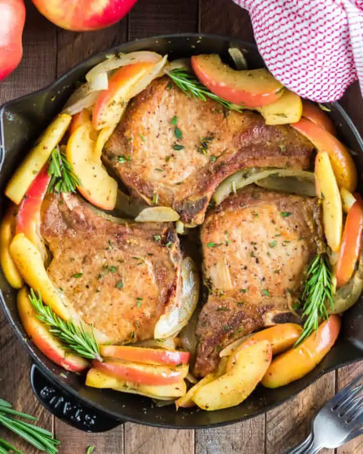 sillet pork chops and apples