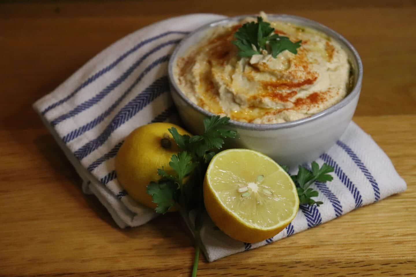 Simple classic hummus